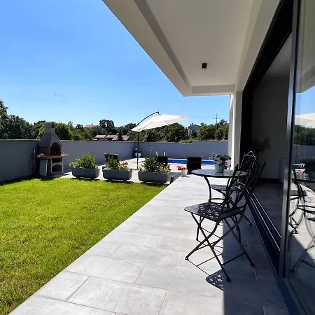 H Villa *