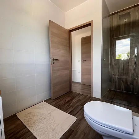 H Villa Labin (Istria)