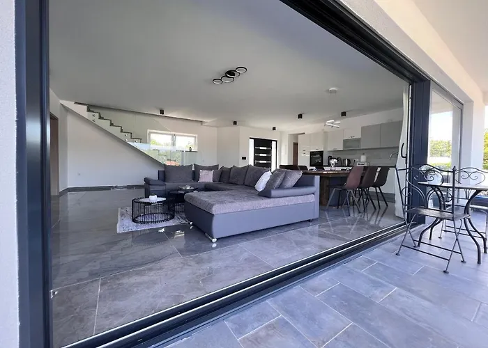 Vila H Labin (Istria)