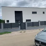 H Villa *