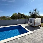 H Villa Labin (Istria)