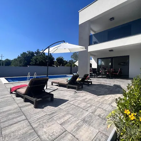 H Villa