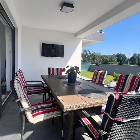H Villa