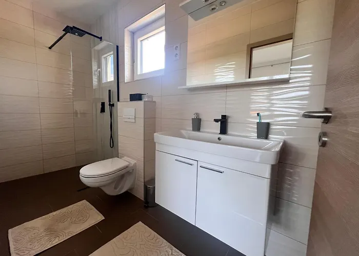 H Villa Labin (Istria)